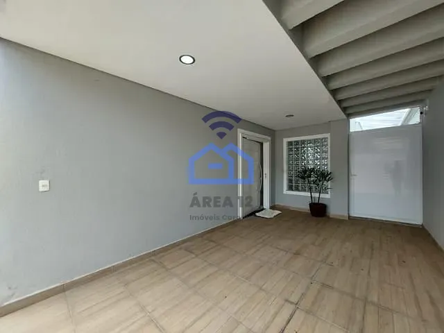 Sobrado com 300m² 4 quartos e 3 banheiros, à venda, no bairro Martim de Sá em Caraguatatuba