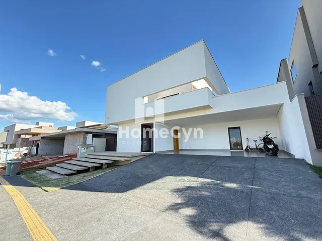 Sobrado com 604m² 4 quartos e 5 banheiros, à venda, no bairro Jardins Itália em Goiânia