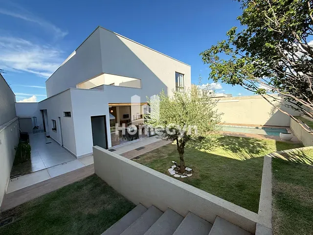 Sobrado com 604m² 4 quartos e 5 banheiros, à venda, no bairro Jardins Itália em Goiânia