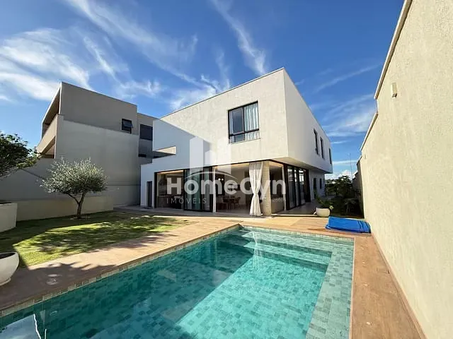 Sobrado com 604m² 4 quartos e 5 banheiros, à venda, no bairro Jardins Itália em Goiânia