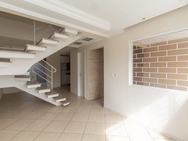 Sobrado com 132m² 3 quartos e 4 banheiros, à venda, no bairro Uberaba em Curitiba