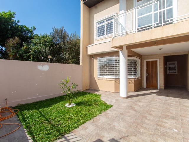 Sobrado com 132m² 3 quartos e 4 banheiros, à venda, no bairro Uberaba em Curitiba