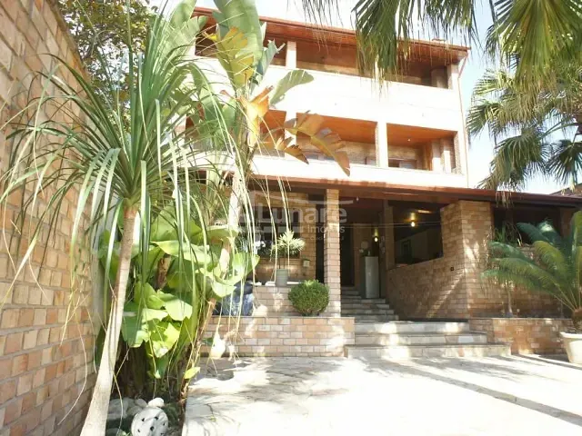 Sobrado com 500m² 4 quartos e 3 banheiros, à venda, no bairro Vila Suissa em Mogi das Cruzes