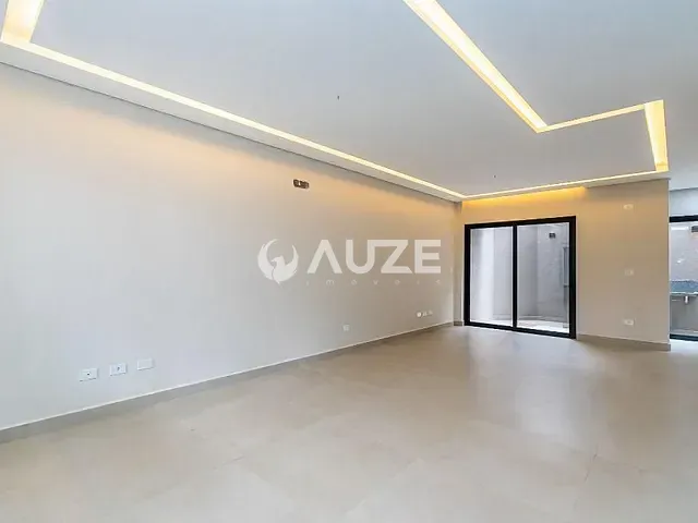 Sobrado com 150m² 3 quartos e 5 banheiros, à venda, no bairro Água Verde em Curitiba