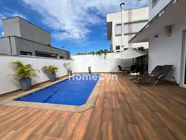 Sobrado com 300m² 4 quartos e 6 banheiros, para alugar, no bairro Jardins Valência em Goiânia