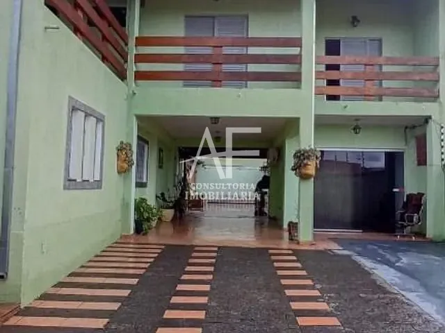 Sobrado com 275m² 3 quartos e 3 banheiros, para alugar, no bairro Granjas Reunidas São Goncalo em Taubaté