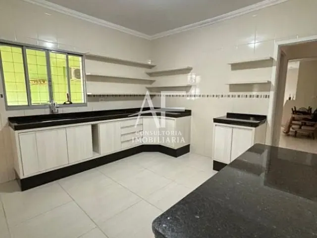 Sobrado com 275m² 3 quartos e 3 banheiros, para alugar, no bairro Granjas Reunidas São Goncalo em Taubaté