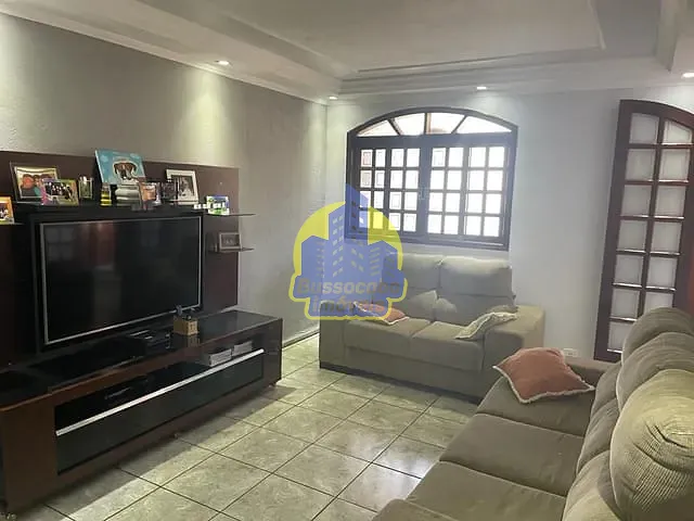 Sobrado com 299m² 4 quartos e 4 banheiros, à venda, no bairro Bela Vista em Osasco