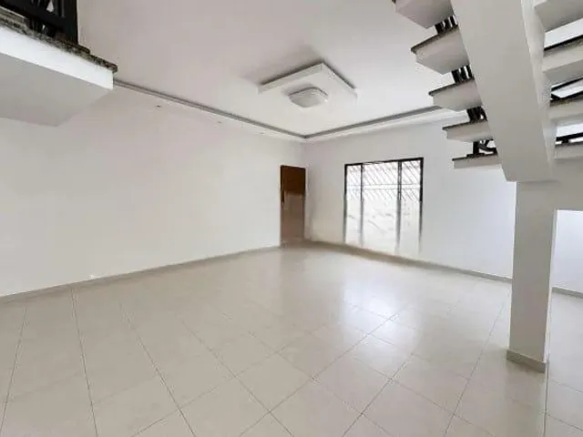 Sobrado com 300m² 3 quartos e 3 banheiros, para alugar, no bairro Vila Sabrina em São Paulo