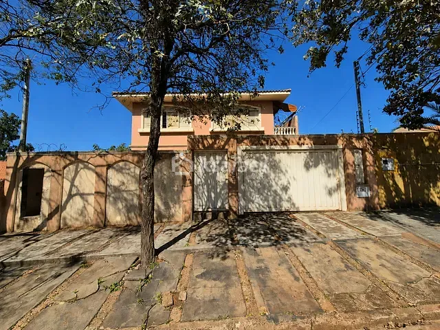 Sobrado com 360m² 3 quartos e 3 banheiros, à venda, no bairro Vila Planalto em Campo Grande