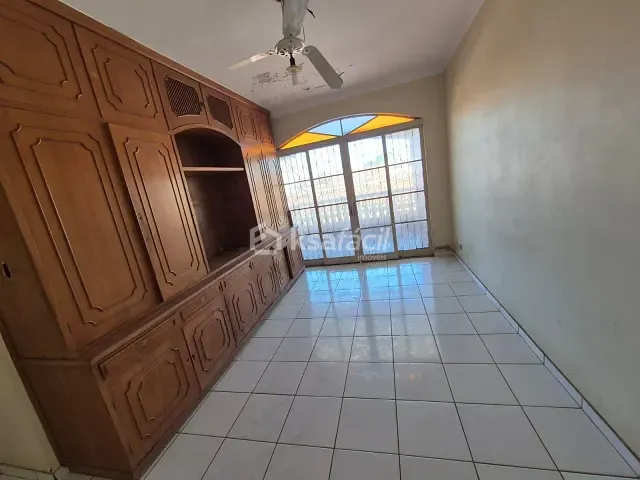 Sobrado com 360m² 3 quartos e 3 banheiros, à venda, no bairro Vila Planalto em Campo Grande