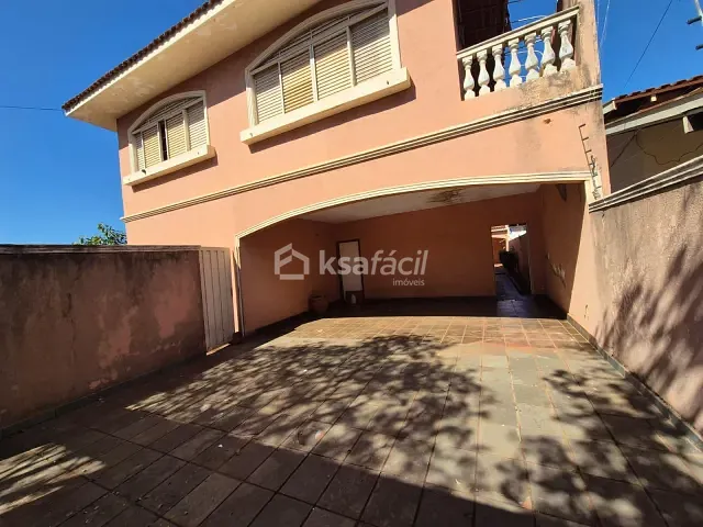 Sobrado com 360m² 3 quartos e 3 banheiros, à venda, no bairro Vila Planalto em Campo Grande