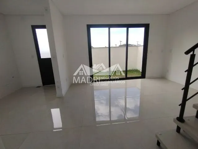 Sobrado 3 quartos e 3 banheiros, à venda, no bairro Praia de Fora em Palhoça