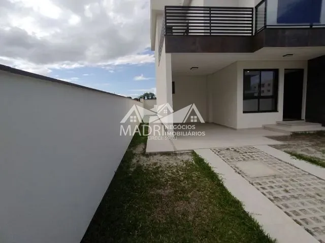 Sobrado 3 quartos e 3 banheiros, à venda, no bairro Praia de Fora em Palhoça