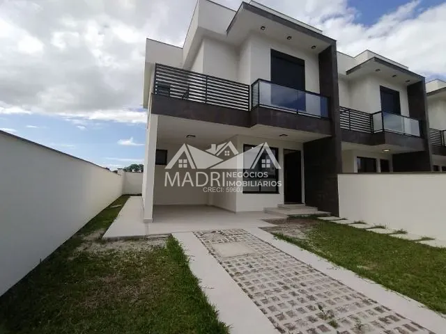 Sobrado 3 quartos e 3 banheiros, à venda, no bairro Praia de Fora em Palhoça
