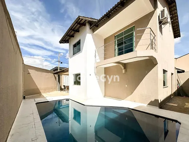 Sobrado com 185m² 3 quartos e 3 banheiros, para alugar, no bairro Moinho dos Ventos em Goiânia