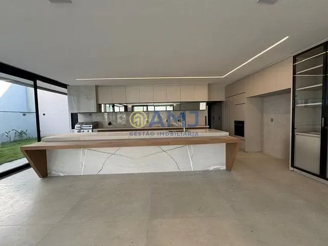 Sobrado com 603m² 4 quartos e 6 banheiros, à venda, no bairro Jardins Lisboa em Goiânia