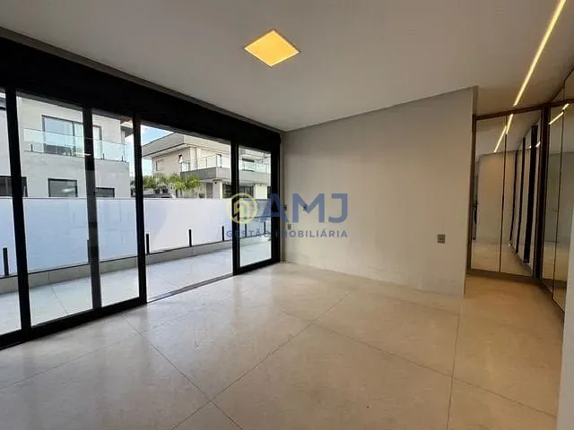 Sobrado com 603m² 4 quartos e 6 banheiros, à venda, no bairro Jardins Lisboa em Goiânia