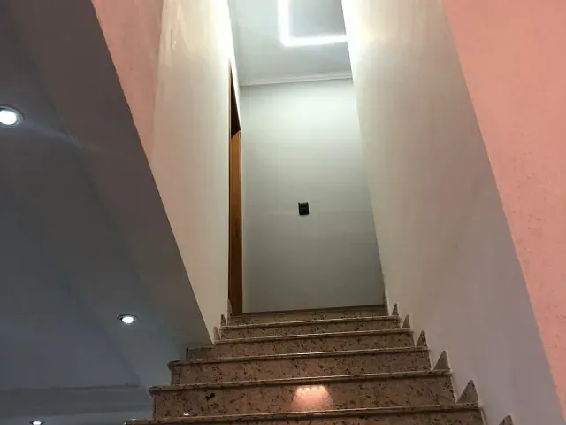 Sobrado 3 quartos e 2 banheiros, à venda, no bairro Jardim das Maravilhas em Santo André