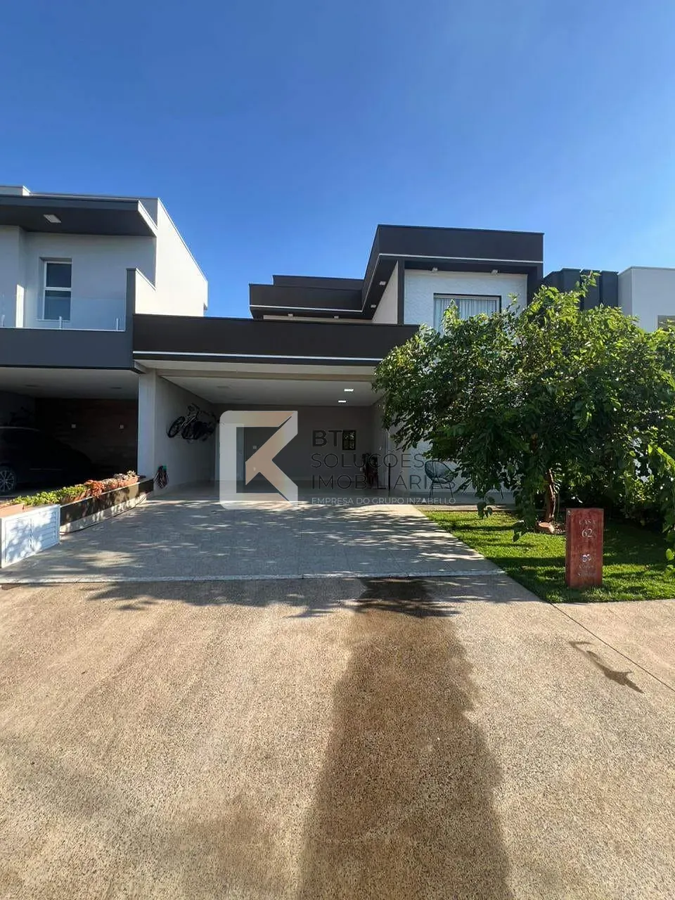 Sobrado, 3 quartos, 219 m² - Foto 1