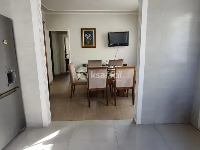 Sobrado com 412m² 5 quartos e 5 banheiros, à venda, no bairro Centro em Campo Grande