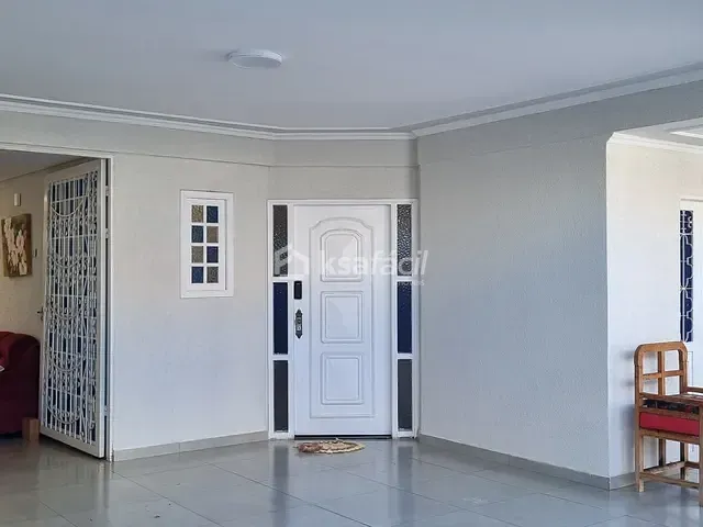 Sobrado com 412m² 5 quartos e 5 banheiros, à venda, no bairro Centro em Campo Grande