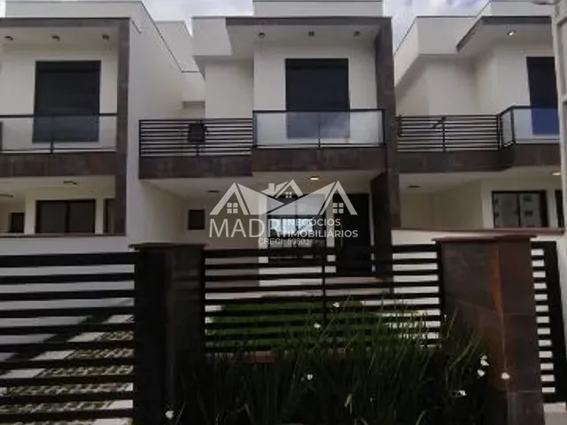 Sobrado 3 quartos e 3 banheiros, à venda, no bairro Praia de Fora em Palhoça