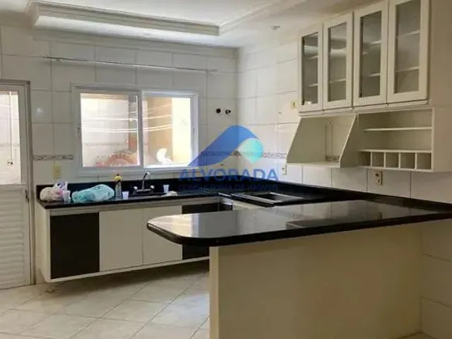 Sobrado com 160m² 4 quartos e 2 banheiros, à venda, no bairro Residencial Armando Moreira Righi em São José Dos Campos