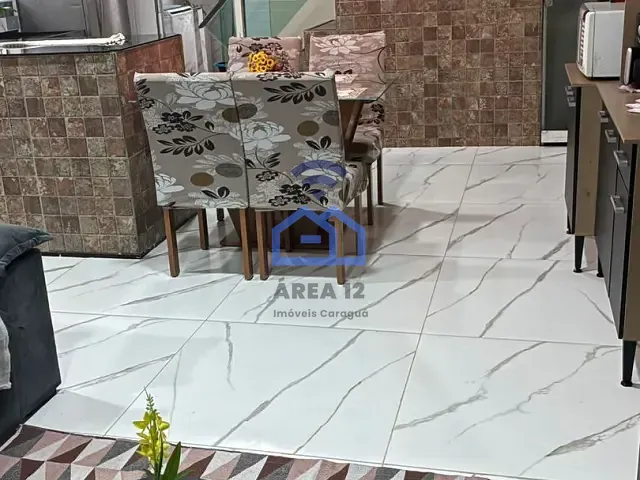 Sobrado com 250m² 3 quartos e 2 banheiros, à venda, no bairro Morro do Algodão em Caraguatatuba