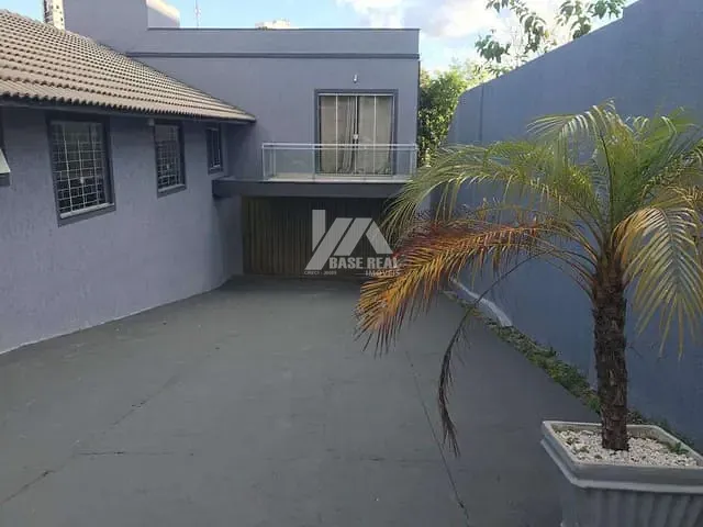 Sobrado 3 quartos e 3 banheiros, à venda, no bairro Jardim Carvalho em Ponta Grossa