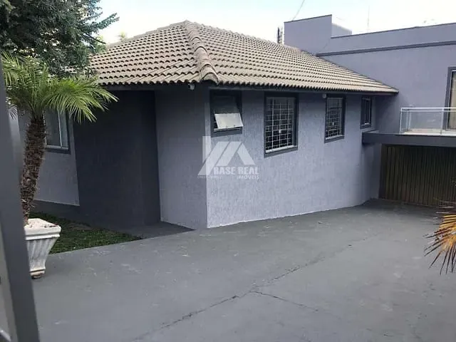 Sobrado 3 quartos e 3 banheiros, à venda, no bairro Jardim Carvalho em Ponta Grossa