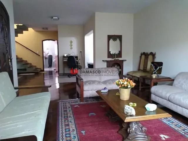 Sobrado com 320m² 3 quartos e 1 banheiro, à venda, no bairro Santa Paula em São Caetano do Sul