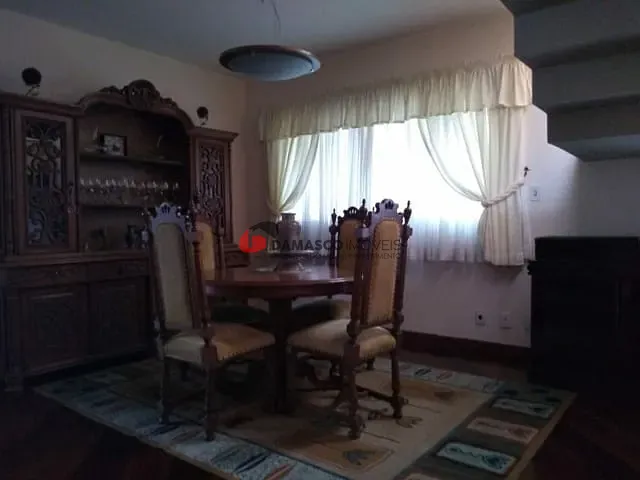 Sobrado com 320m² 3 quartos e 1 banheiro, à venda, no bairro Santa Paula em São Caetano do Sul