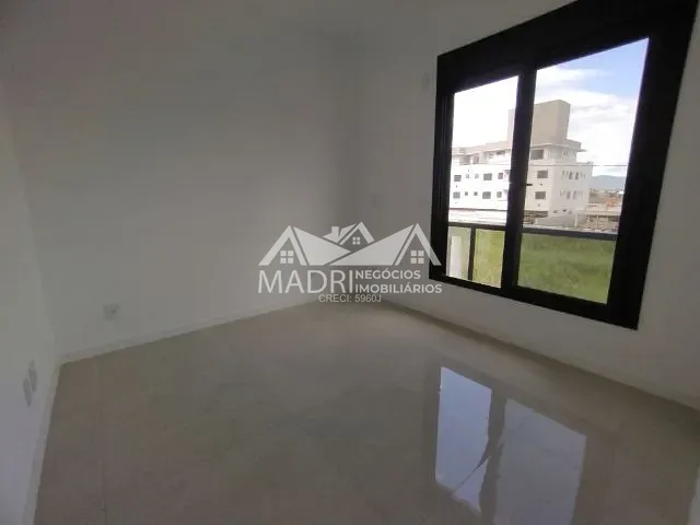 Sobrado 3 quartos e 3 banheiros, à venda, no bairro Praia de Fora em Palhoça