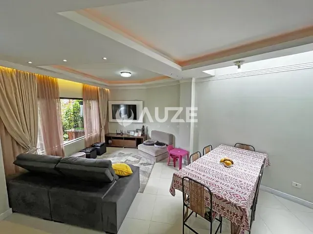 Sobrado com 166m² 4 quartos e 4 banheiros, à venda, no bairro Roça Grande em Colombo
