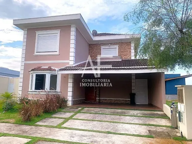 Sobrado com 300m² 4 quartos e 3 banheiros, à venda, no bairro Piracangaguá em Taubaté