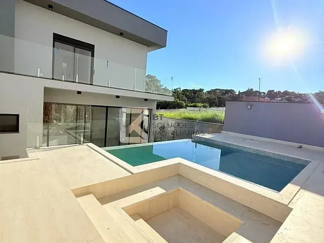 Sobrado com 360m² 3 quartos e 5 banheiros, à venda, no bairro Vila Inglesa em Indaiatuba