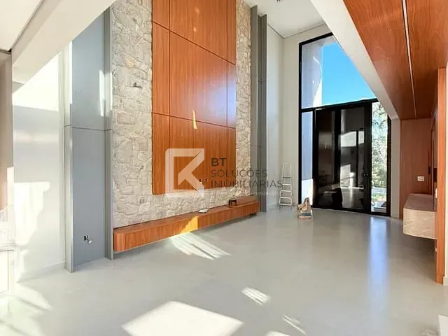 Sobrado com 360m² 3 quartos e 5 banheiros, à venda, no bairro Vila Inglesa em Indaiatuba