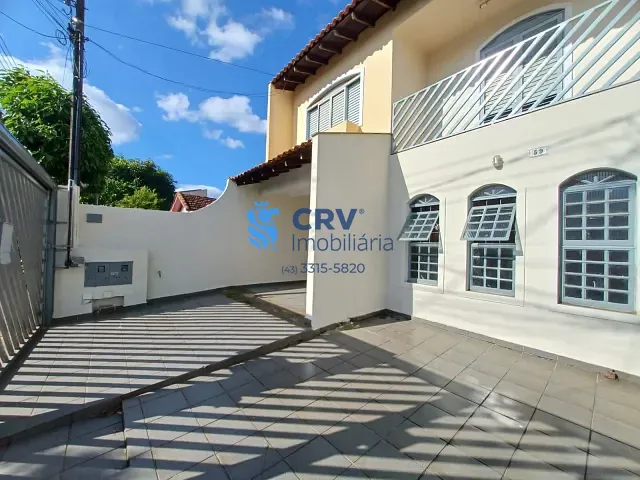 Sobrado com 150m² 3 quartos e 3 banheiros, à venda ou para alugar, no bairro Recreio em Londrina