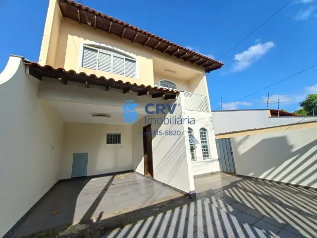 Sobrado com 150m² 3 quartos e 3 banheiros, à venda ou para alugar, no bairro Recreio em Londrina