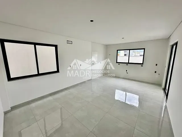 Sobrado com 142m² 3 quartos e 3 banheiros, à venda, no bairro Colônia Santana em São José