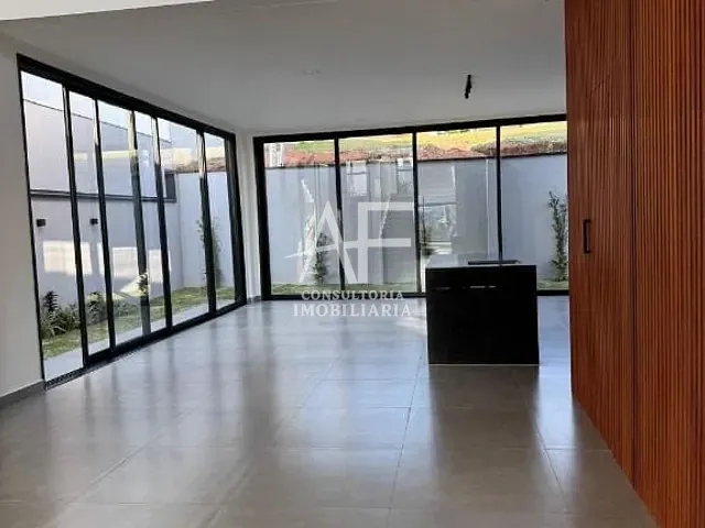 Sobrado com 300m² 3 quartos e 4 banheiros, à venda, no bairro Itapecerica em Taubaté