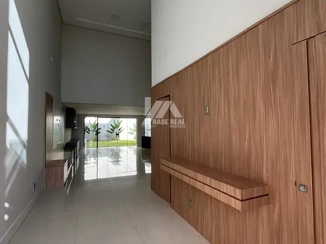 Sobrado 3 quartos e 5 banheiros, à venda, no bairro Colônia Dona Luíza em PONTA GROSSA