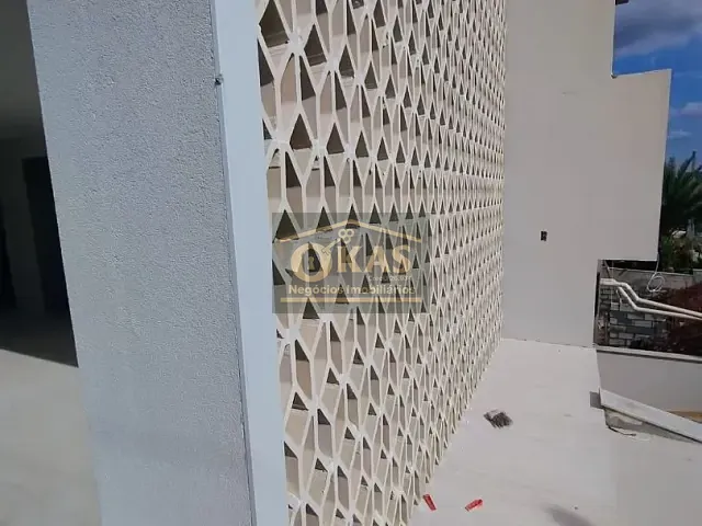 Sobrado com 304m² 4 quartos e 6 banheiros, à venda, no bairro Fazenda Rodeio em Mogi das Cruzes