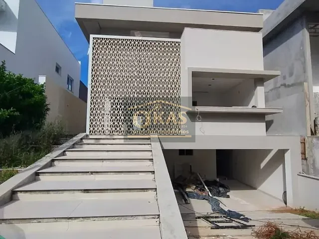 Sobrado com 304m² 4 quartos e 6 banheiros, à venda, no bairro Fazenda Rodeio em Mogi das Cruzes