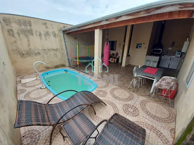 Sobrado com 250m² 4 quartos e 3 banheiros, à venda, no bairro Jardim Sandra Maria em Taubaté