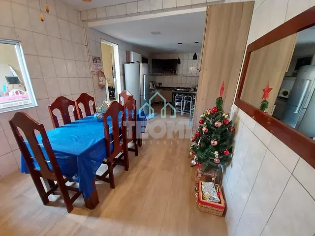 Sobrado com 250m² 4 quartos e 3 banheiros, à venda, no bairro Jardim Sandra Maria em Taubaté