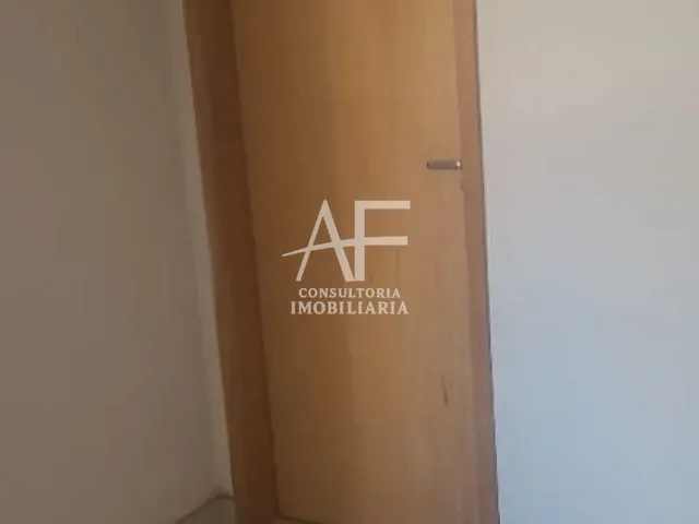 Sobrado com 160m², para alugar, no bairro Jardim Esplanada em São José dos Campos