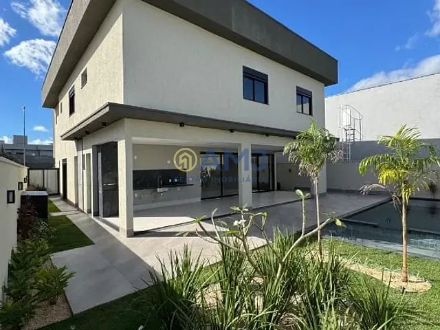 Sobrado com 441m² 4 quartos e 5 banheiros, à venda, no bairro Residencial Goiânia Golfe Clube em Goiânia