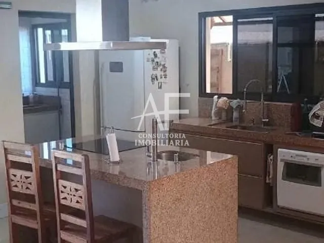 Sobrado com 306m² 3 quartos e 3 banheiros, à venda, no bairro Vila Nossa Senhora Auxiliadora em Tremembé